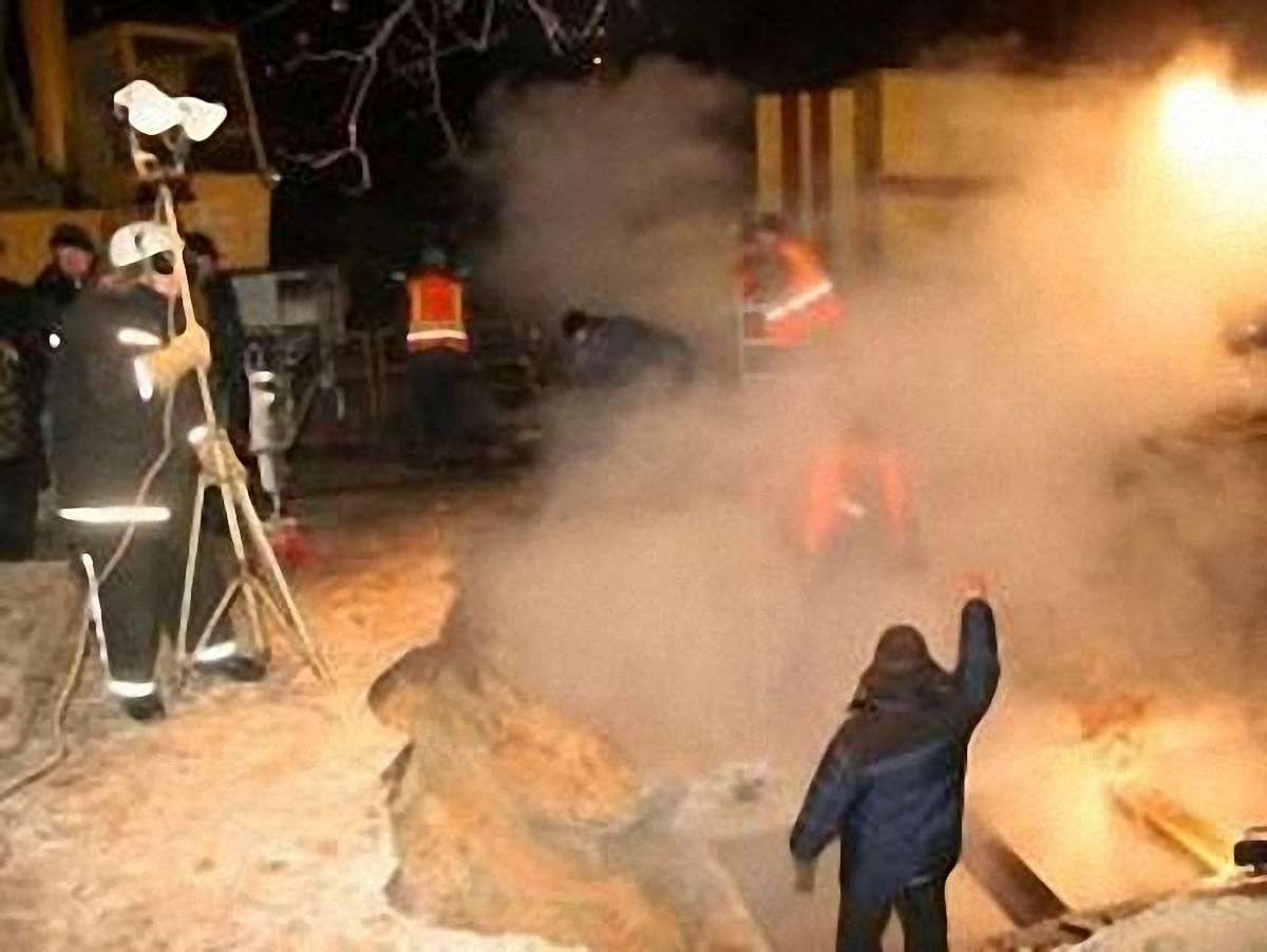 У Дублянах прорвало теплотрасу: 526 осіб без тепла