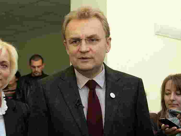  Садовий наполягає на авіасполученні Львова та Риги