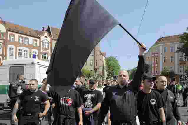 Німецька влада створює базу даних неонацистів    