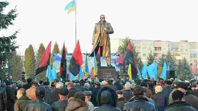У Самборі відкрили пам’ятник Степану Бандері