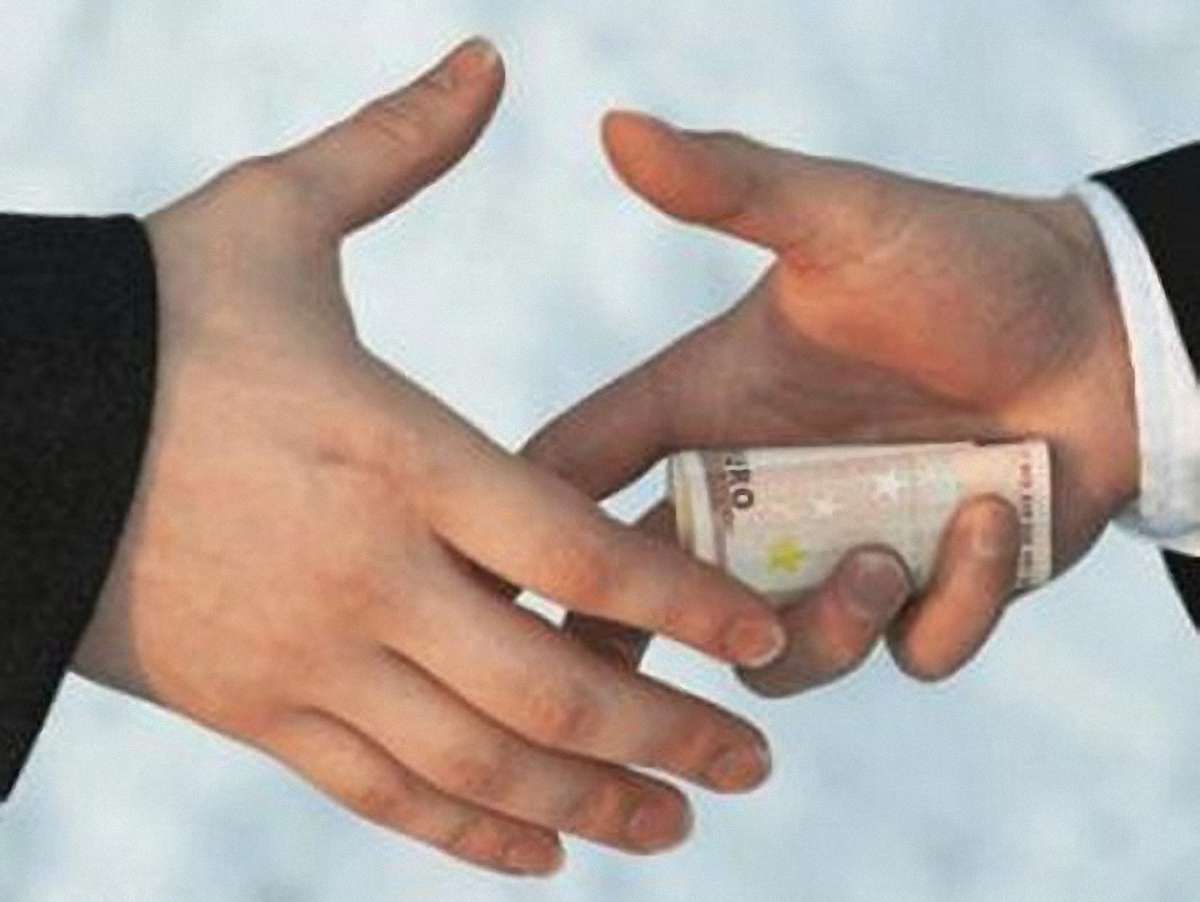 Чернівецький суддя-хабарник постане перед Верховним судом