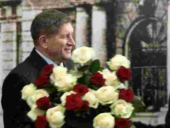 Янукович привітав Костюка із 50-річчям