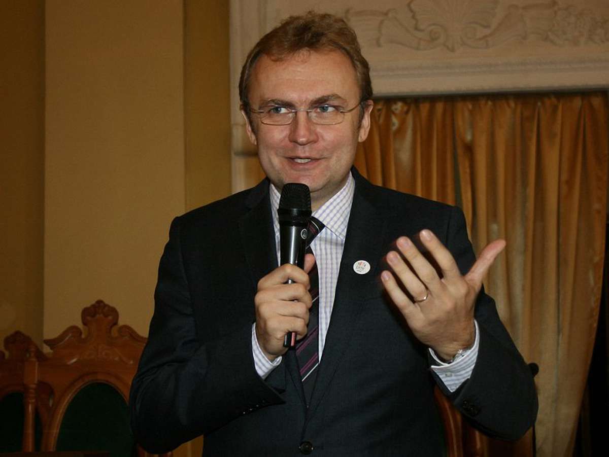 Мер Львова зобов’язав чиновників звітувати перед львів’янами