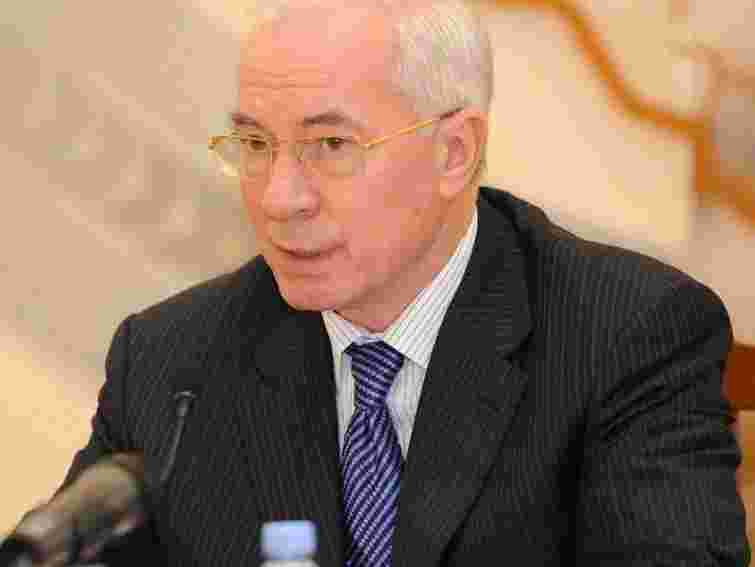 Азаров хоче переглянути норму про перевірки виробників