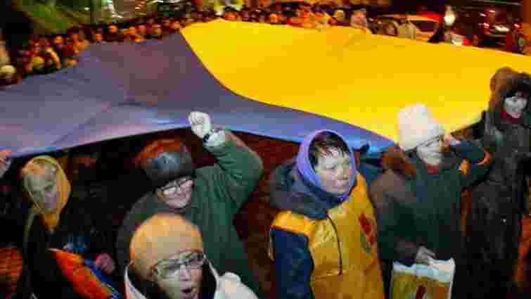 Мітинг на Майдані розсіюється, однак не без сутичок
