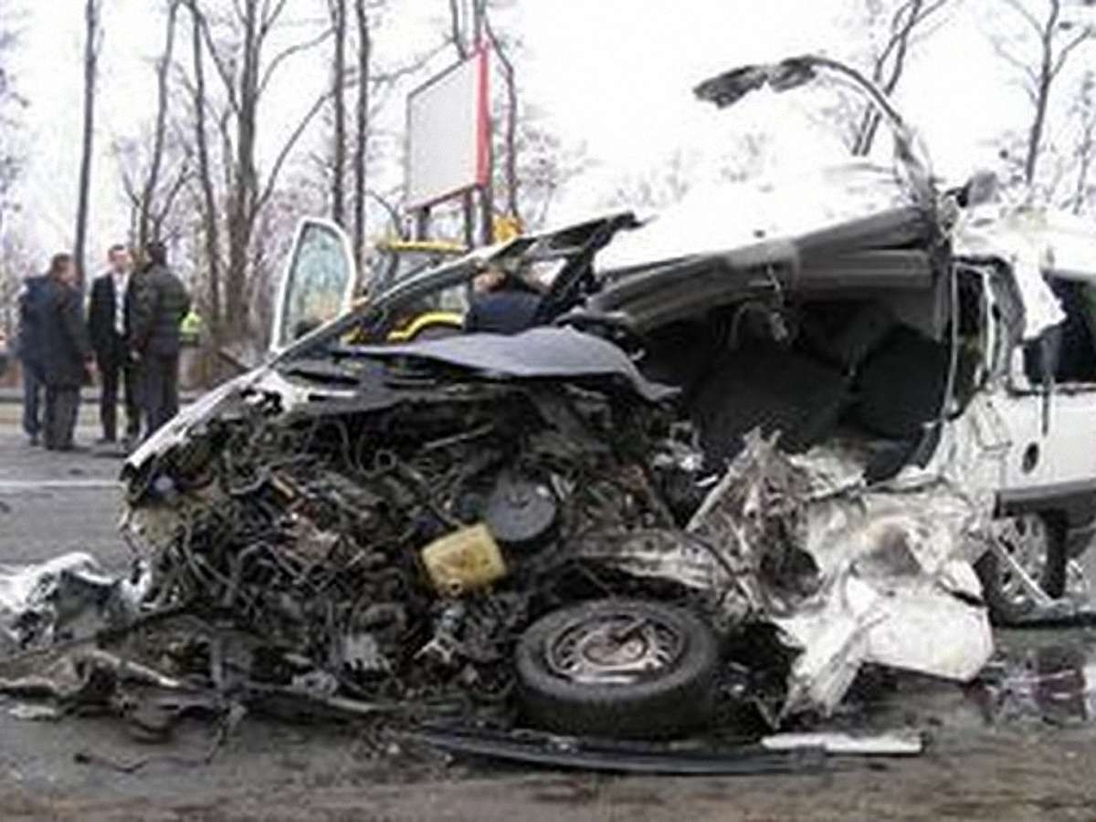 Біля Києва мешканець Львівщини врізався у вантажівку: троє загиблих