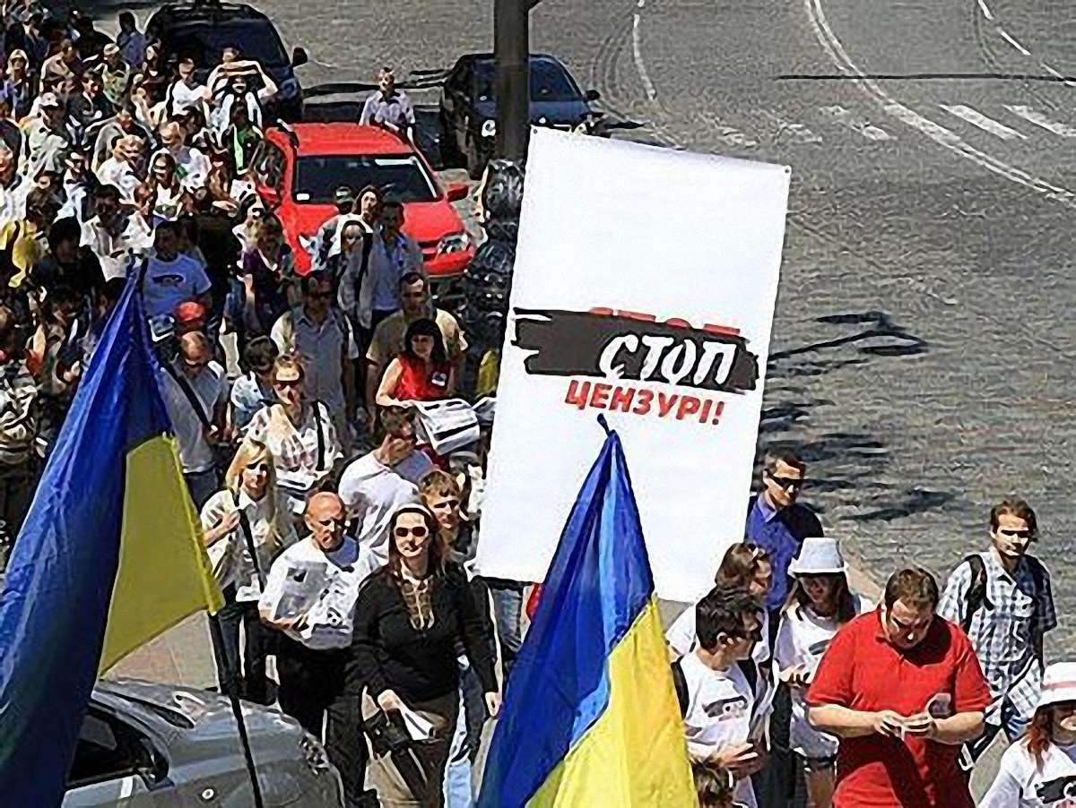 Журналісти вимагають у Януковича розслідувати злочини проти своїх колег
