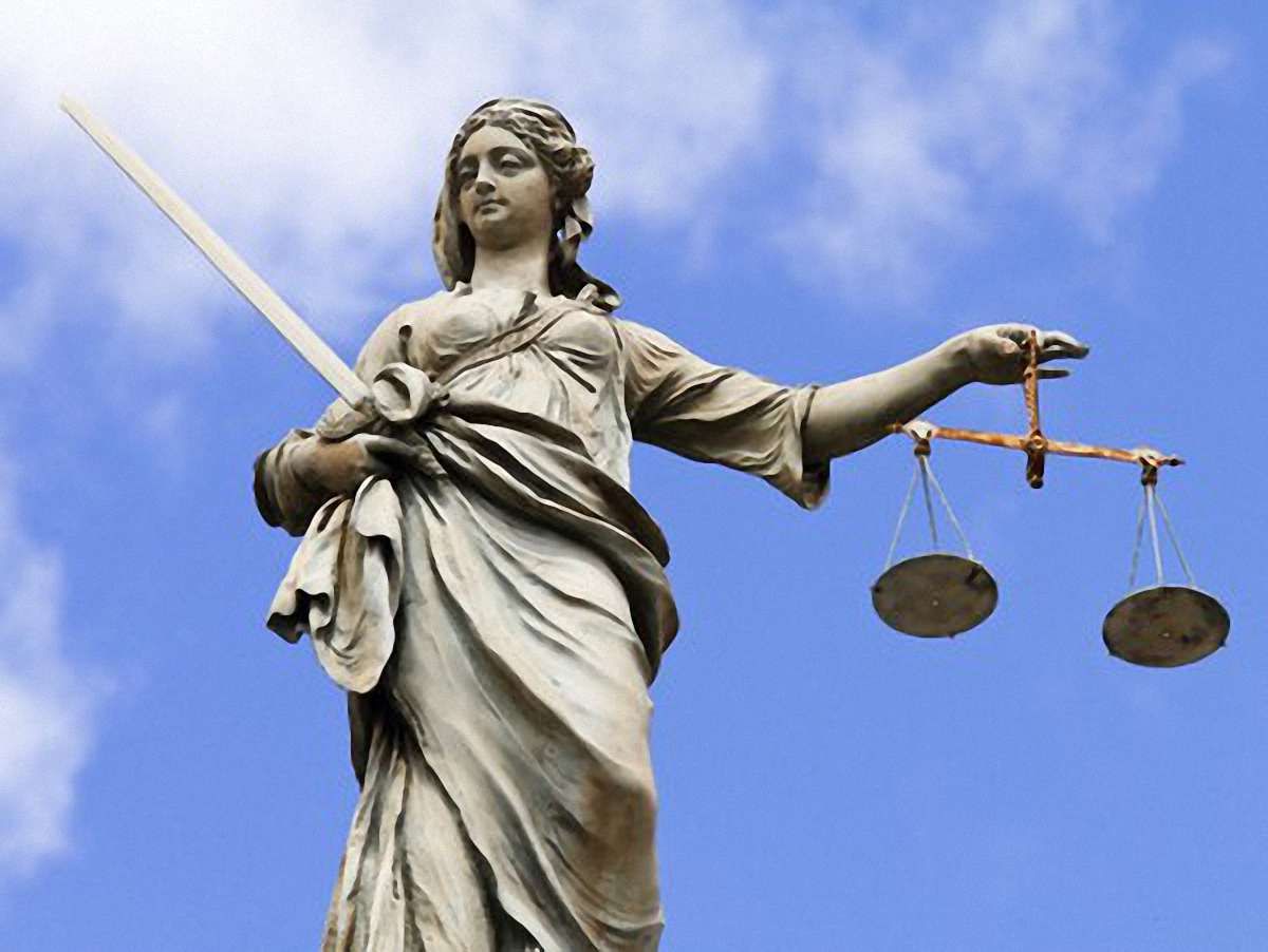 Єврокомісар розкритикував судову систему України