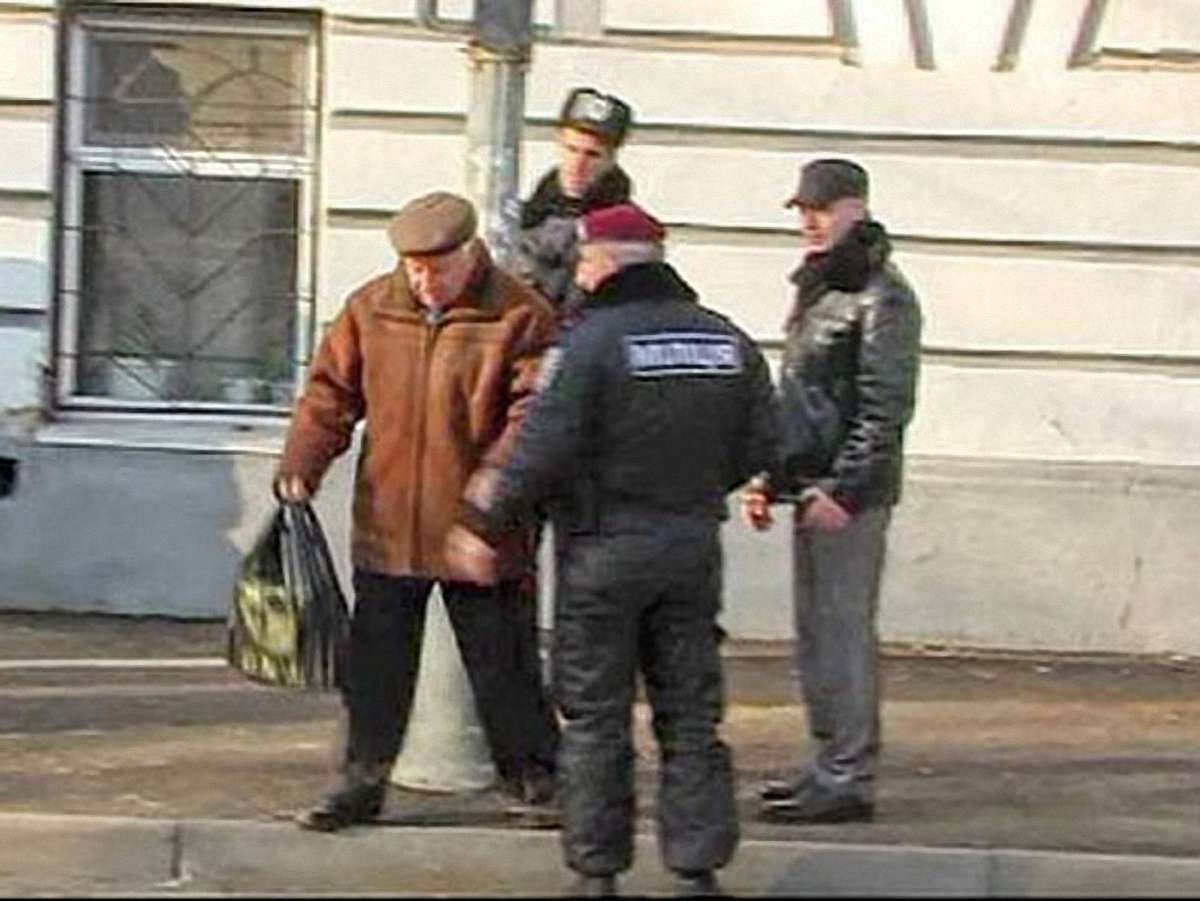 МВС: У Сумах не забороняли ходити в магазин через Януковича
