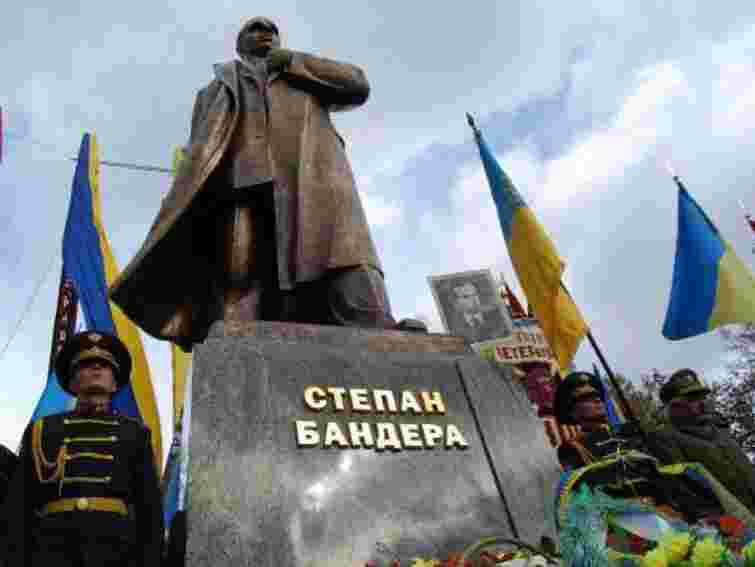 Білоруські націоналісти зберуться під пам’ятником Бандері у Львові 