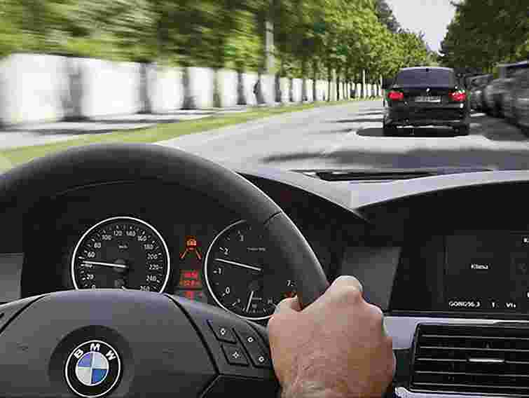 Лише третина українців водить авто, – опитування