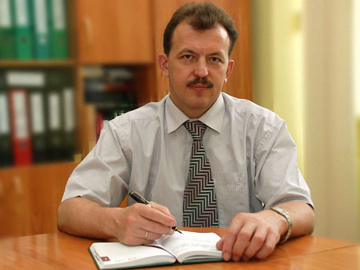 Чат із Миколою Жуком