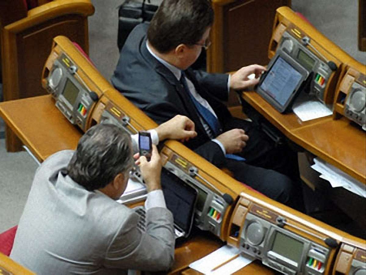 Бютівці відмовляються від ноутбуків по 11 тисяч