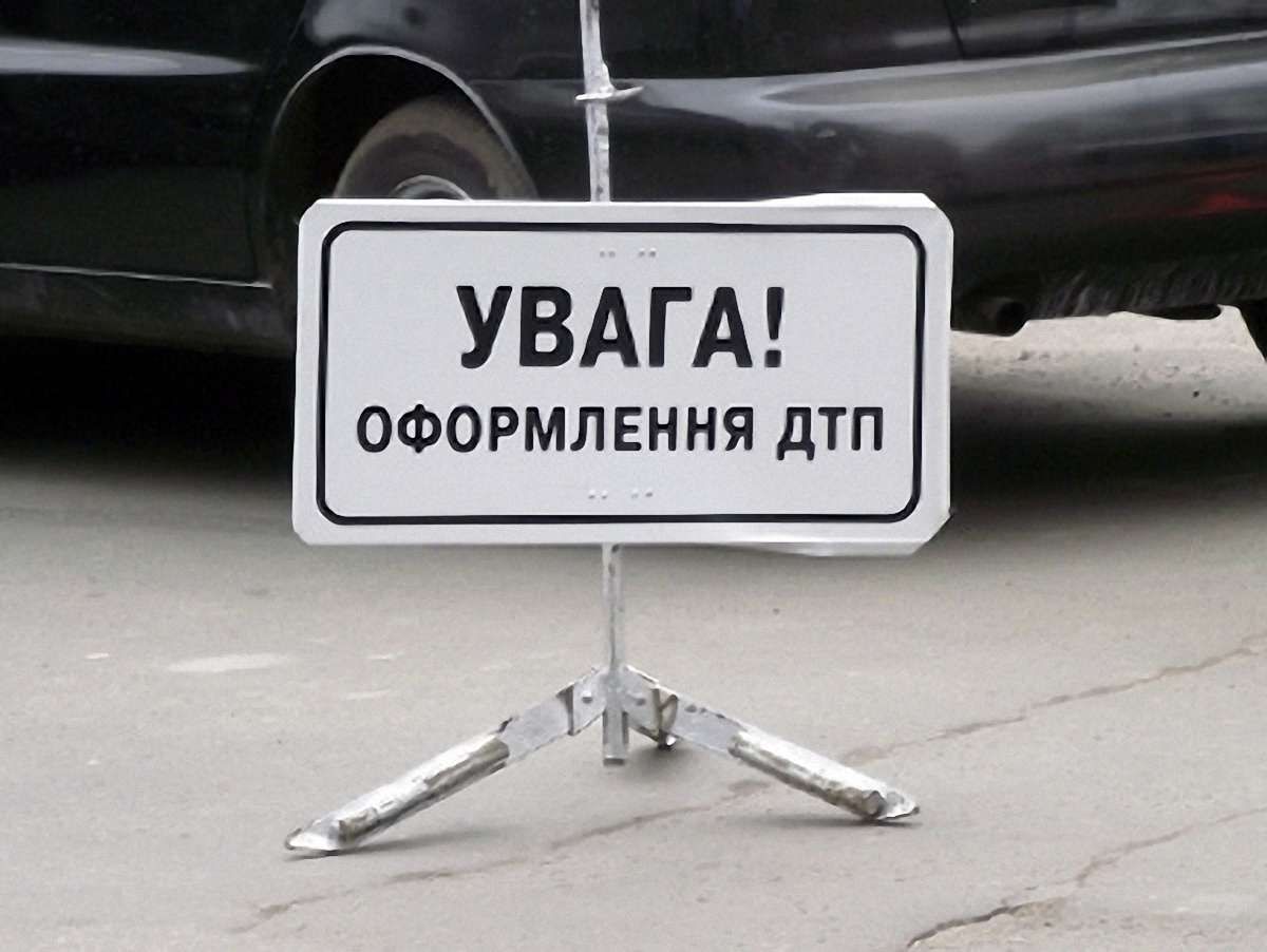 На Львівщині зіткнулися легковик і вантажівка