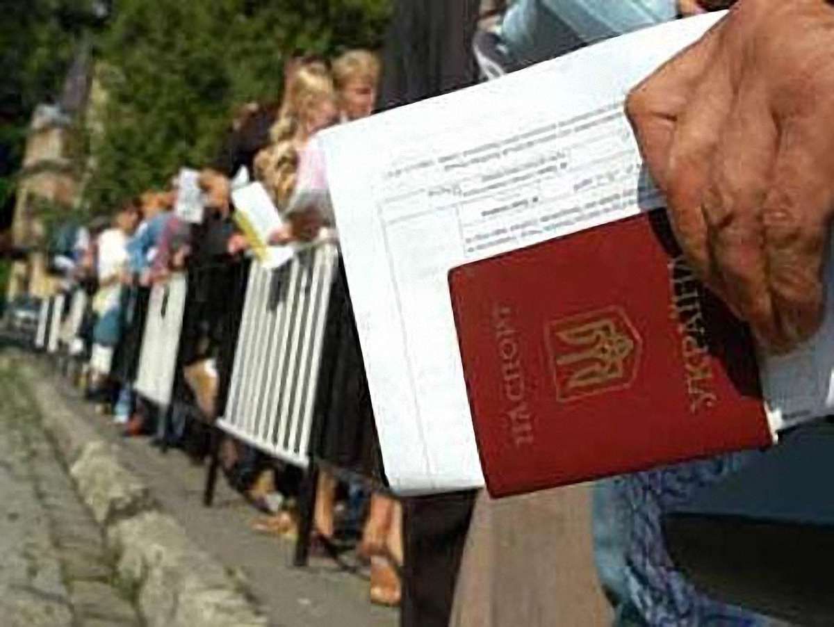 Польща впроваджує закупівельні візи для мешканців Західної України