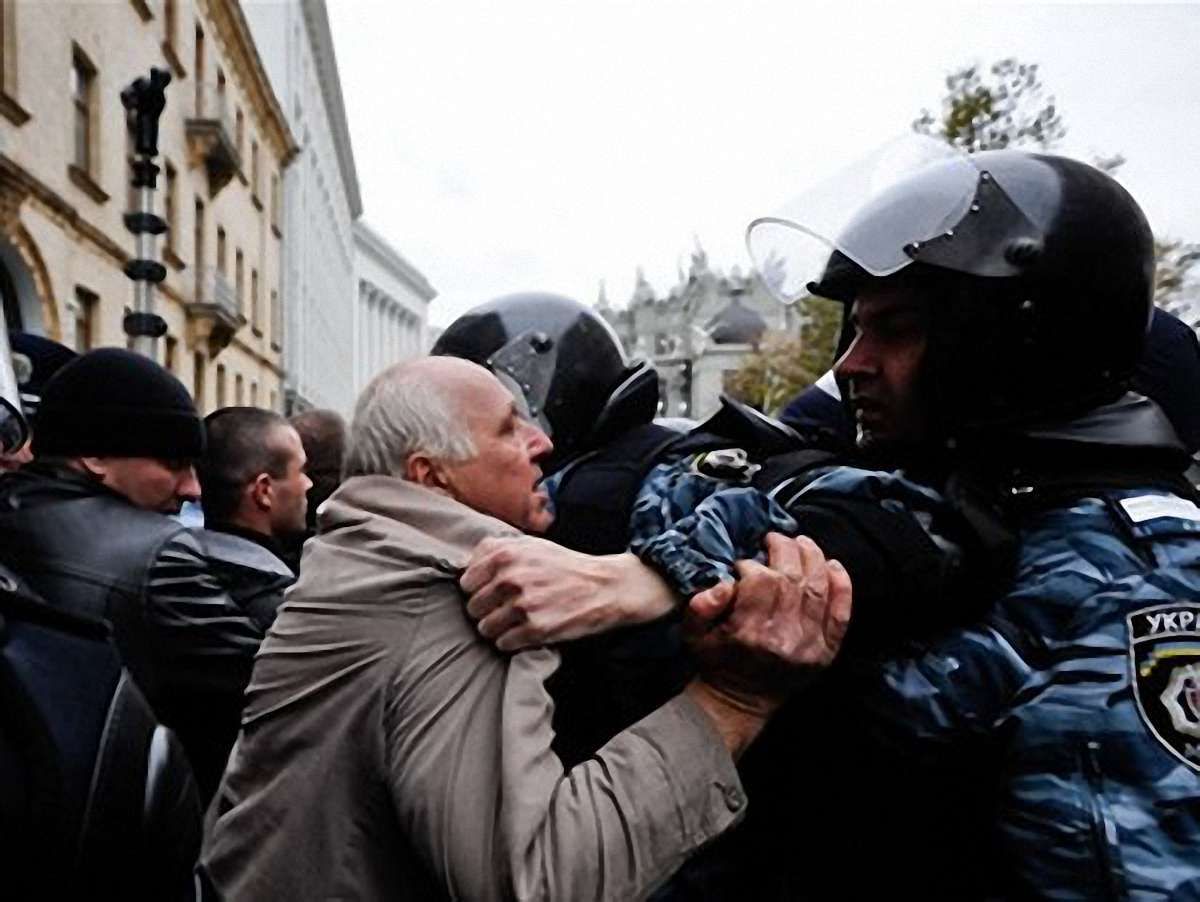 2012 рік в Україні може стати роком соціальних бунтів, – політологи
