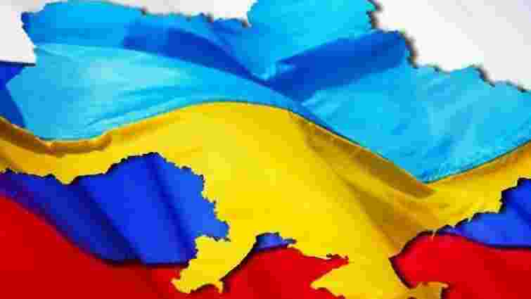 Азаров сподівається на відновлення діяльності українців у Росії