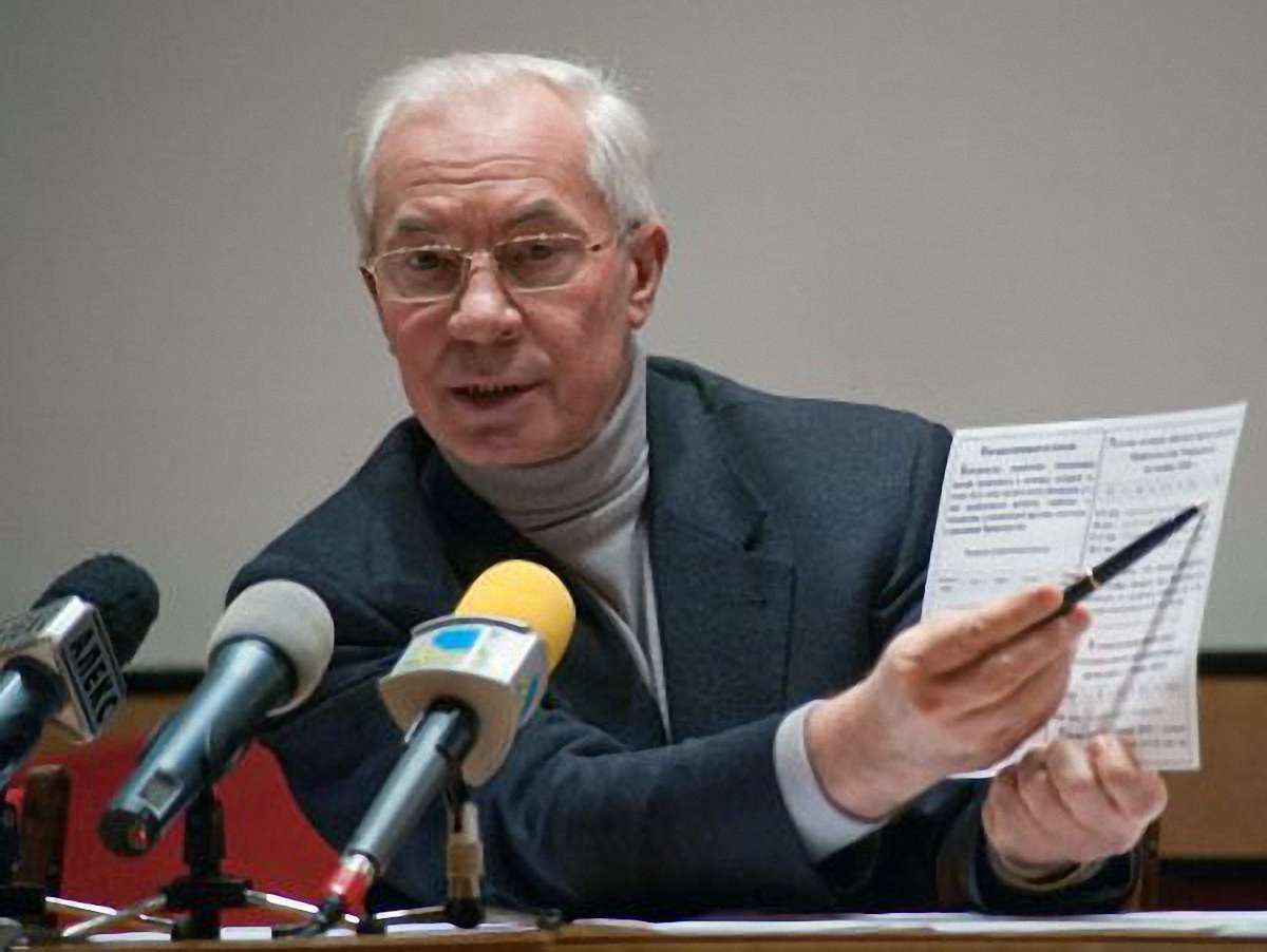 Азаров: У Росії немає жодної української школи