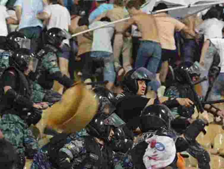 В Україні діє служба для контролю за футбольними "ультрас"