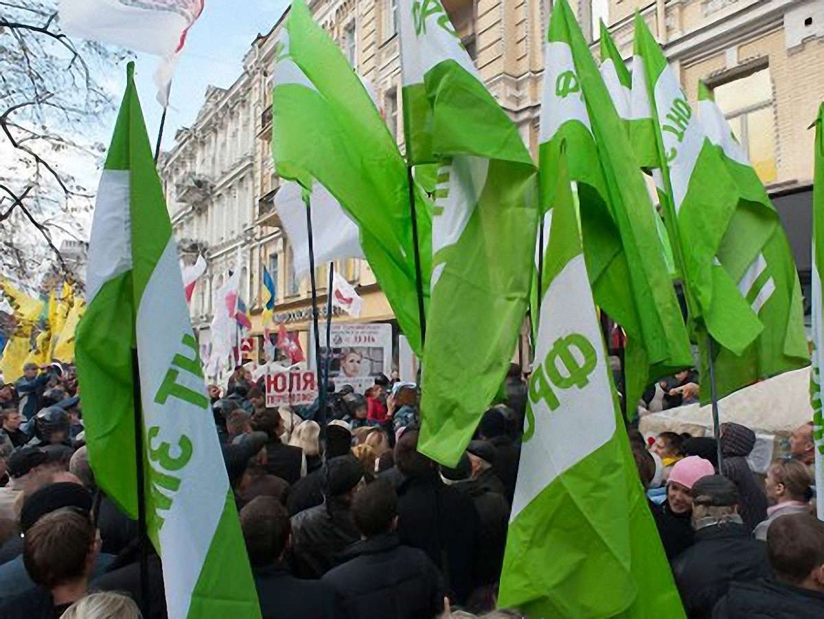 У Рівному зібрали 30 тис. підписів проти чинної влади
