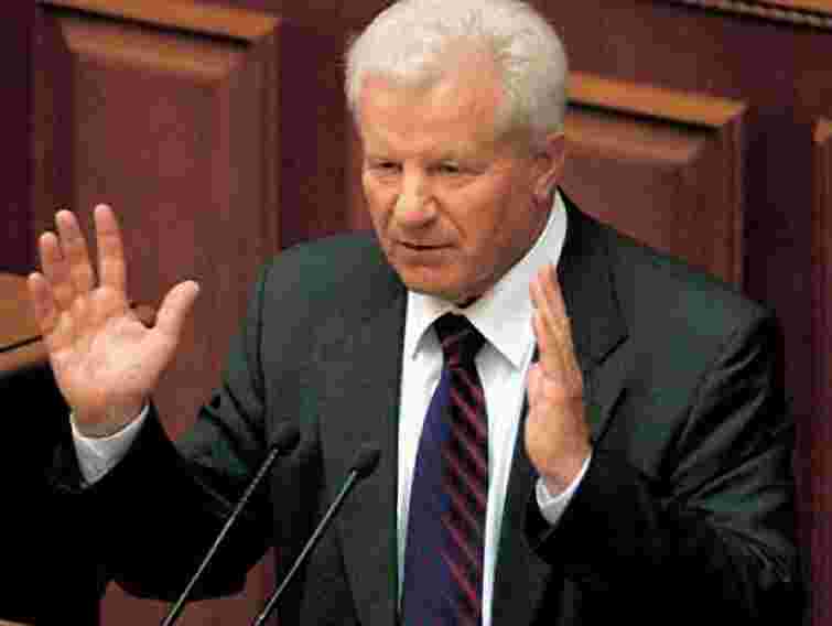 Мороз пропонує продовжити мораторій на продаж землі