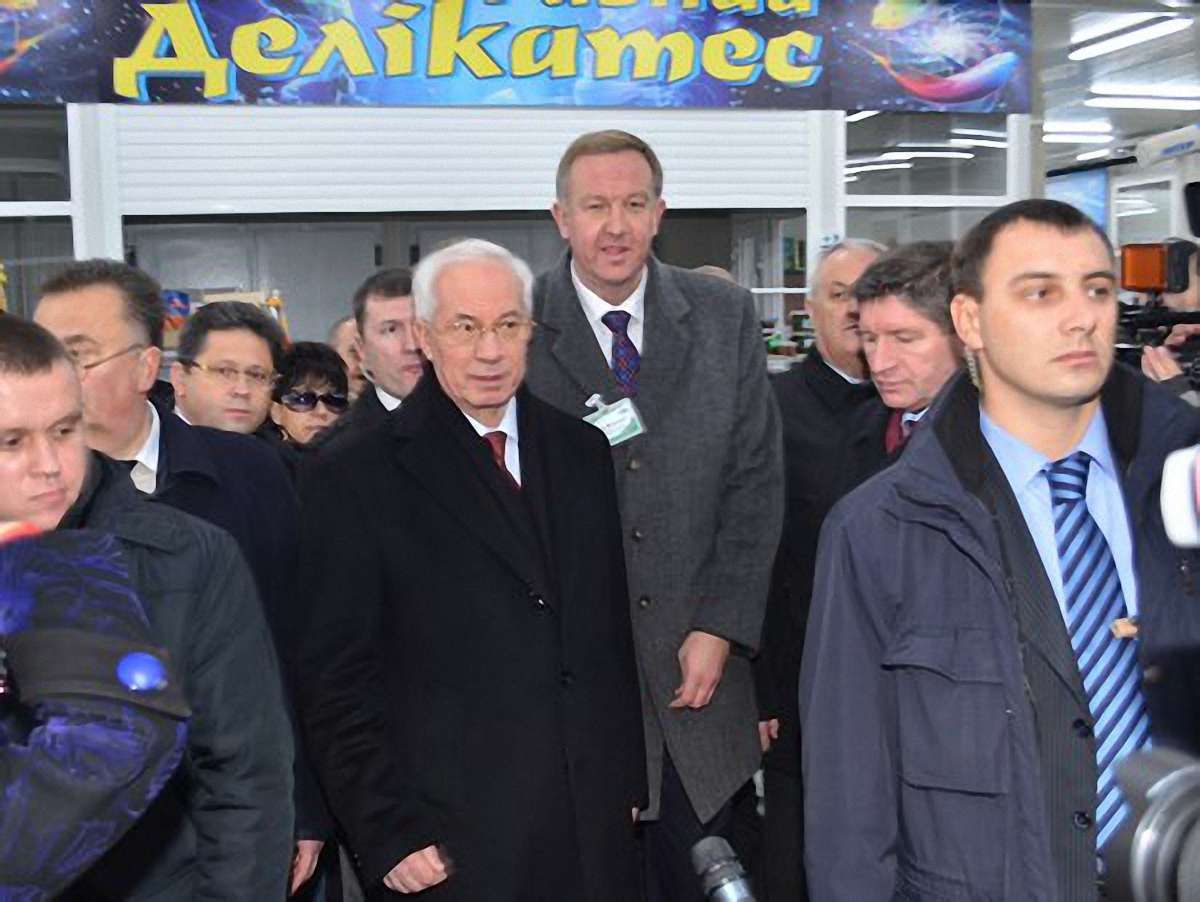 Через поспіх Азарова новий термінал «Шувару» не освятили