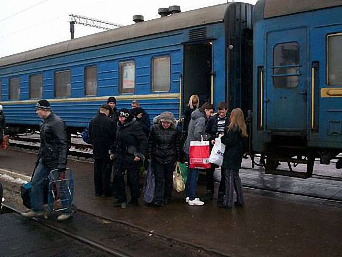 Укрзалізниця призначила 20 додаткових потягів на новорічні свята