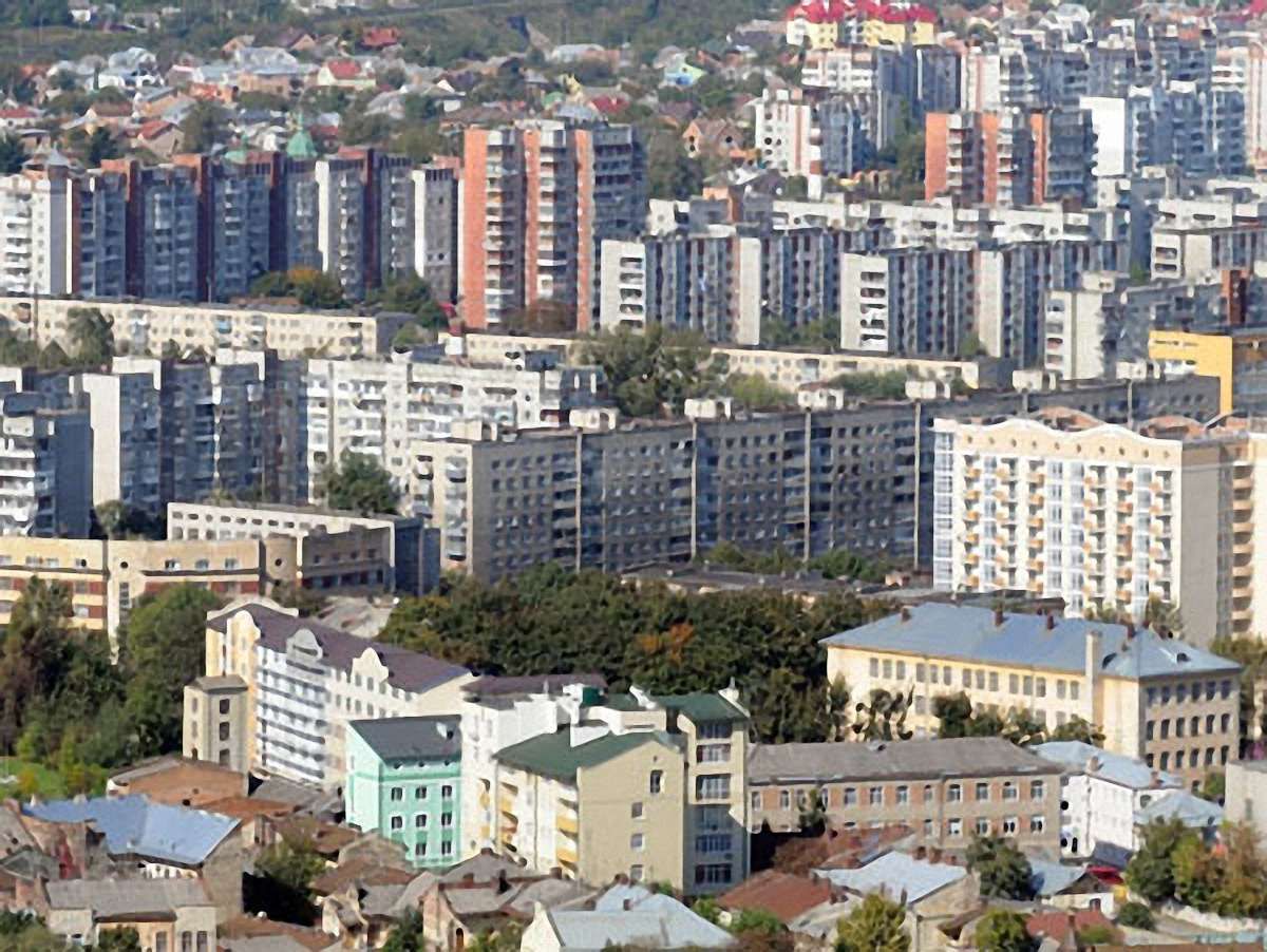 Найбільше львів’яни нарікають на обслуговування будинків, - опитування