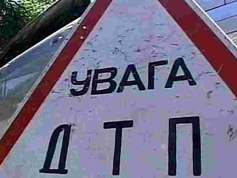 Біля Львова водій на смерть збив пішохода та втік