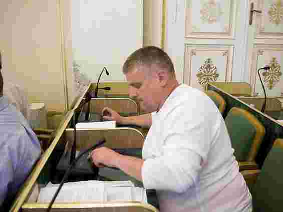 Депутати Львівської облради вирішили не боротися з кнопкодавством