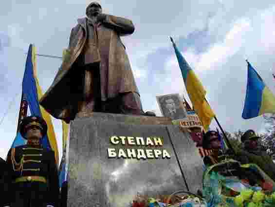 Львівська облрада дала 800 тис. грн на пам’ятник Бандері