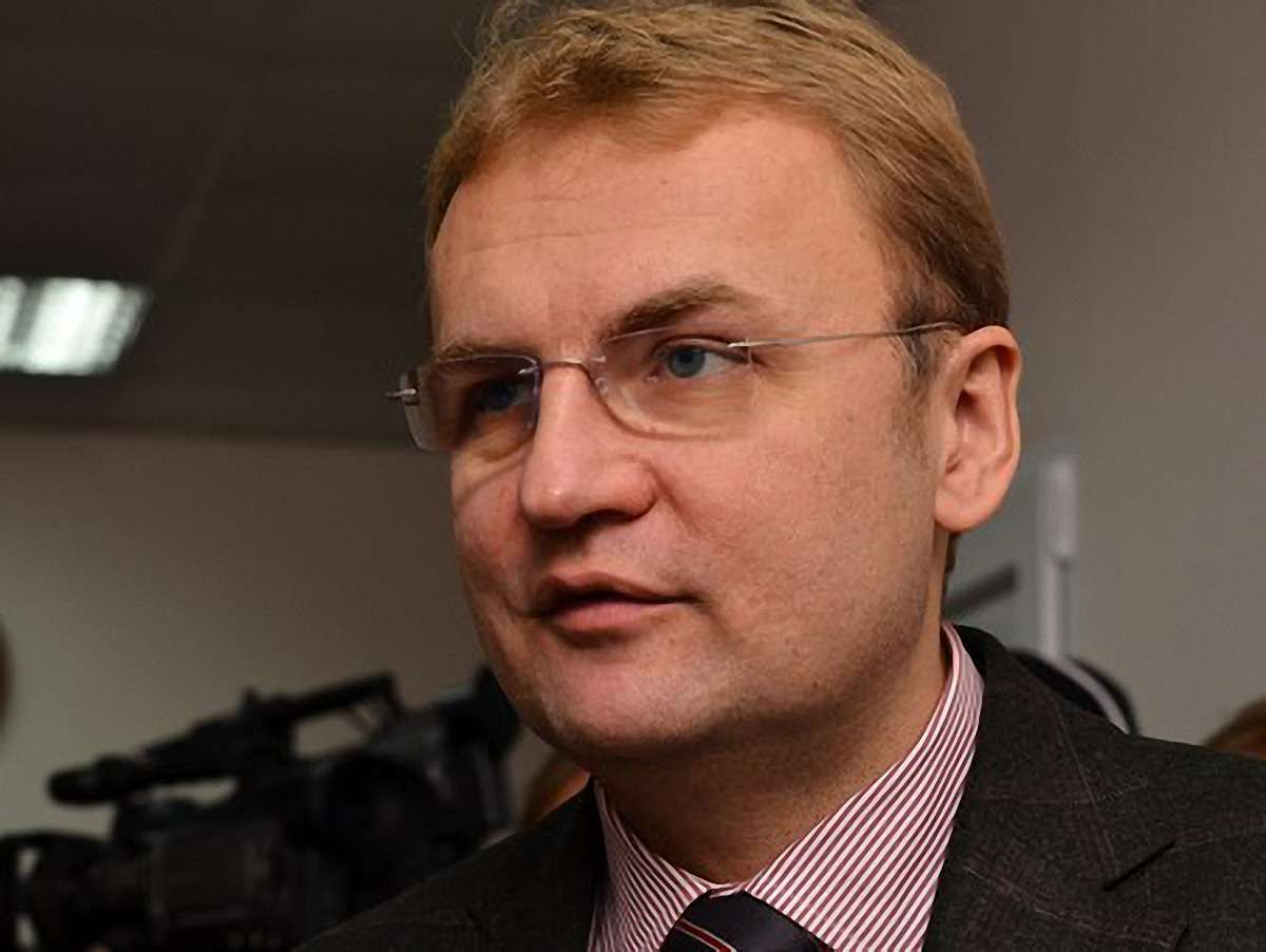 Мера Львова непокоїть, що відбувається всередині Палацу Любомирських