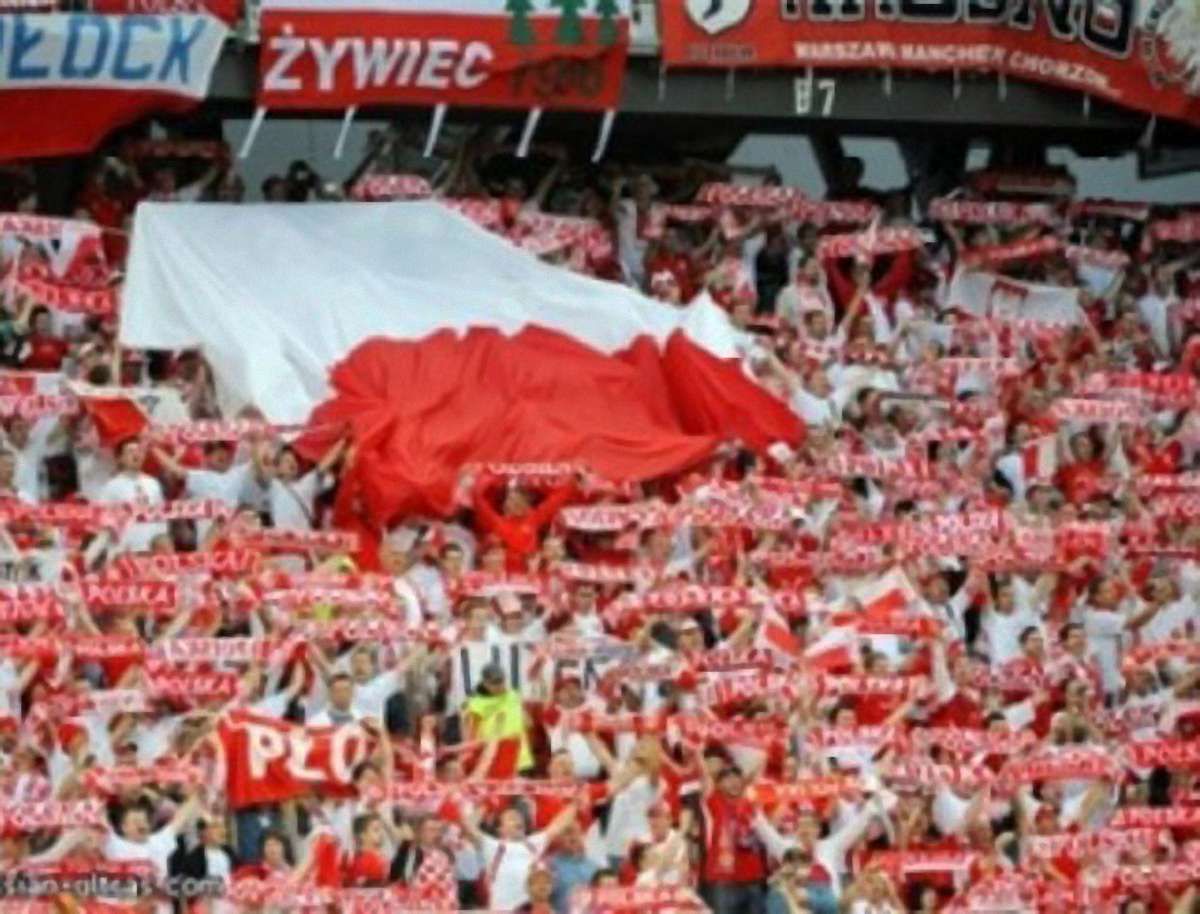 На Євро-2012 пропонують відкрити додаткові авіарейси з Вроцлава до Львова