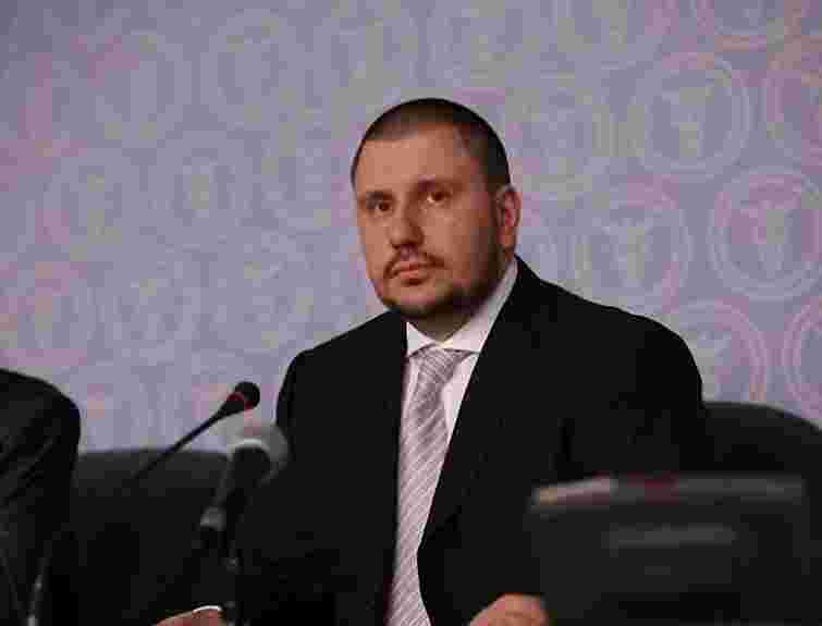 Податкова взялася за дорогі покупки українців