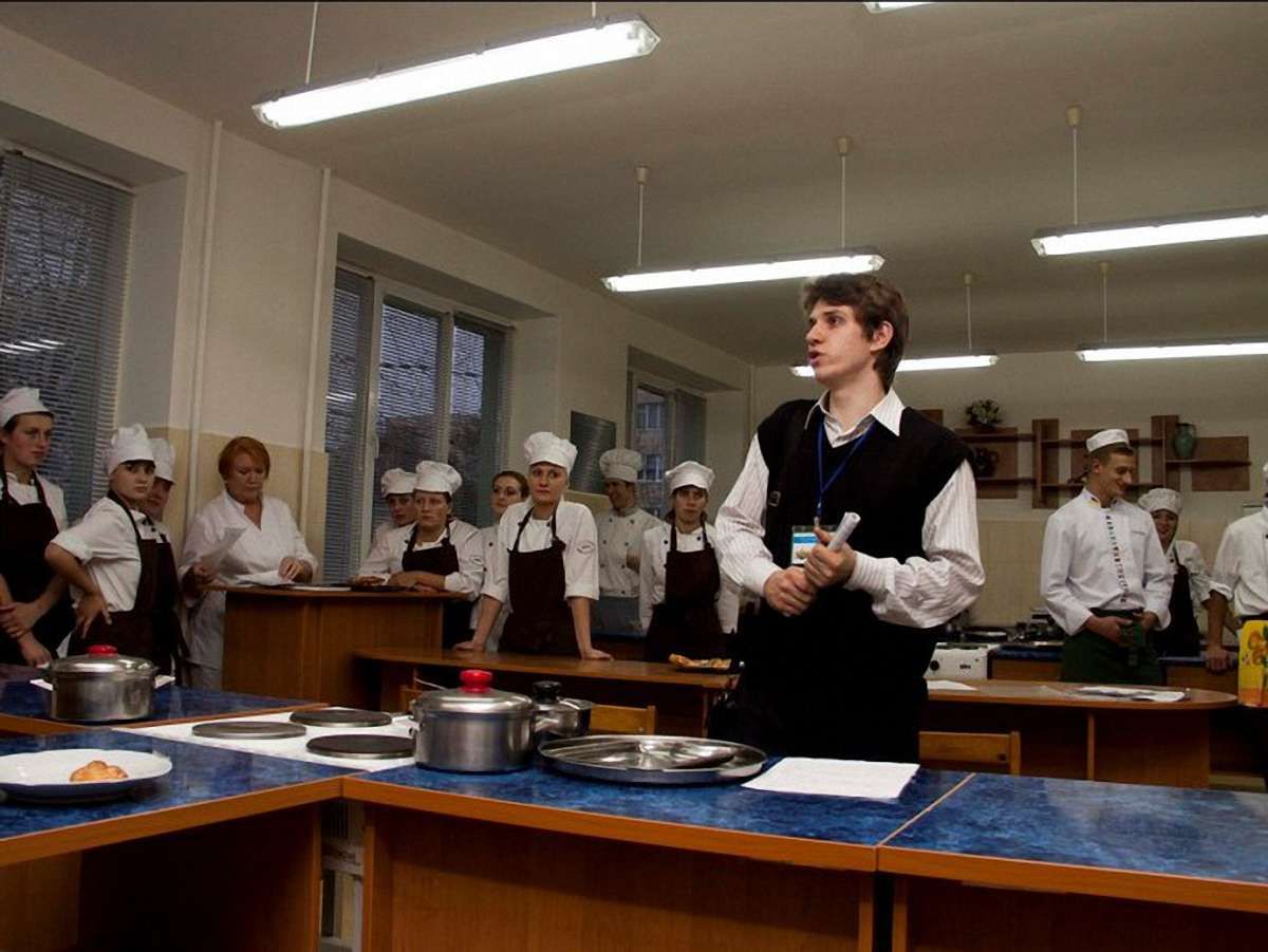 У Львові дітям з інтернатів допомагають обрати майбутній фах