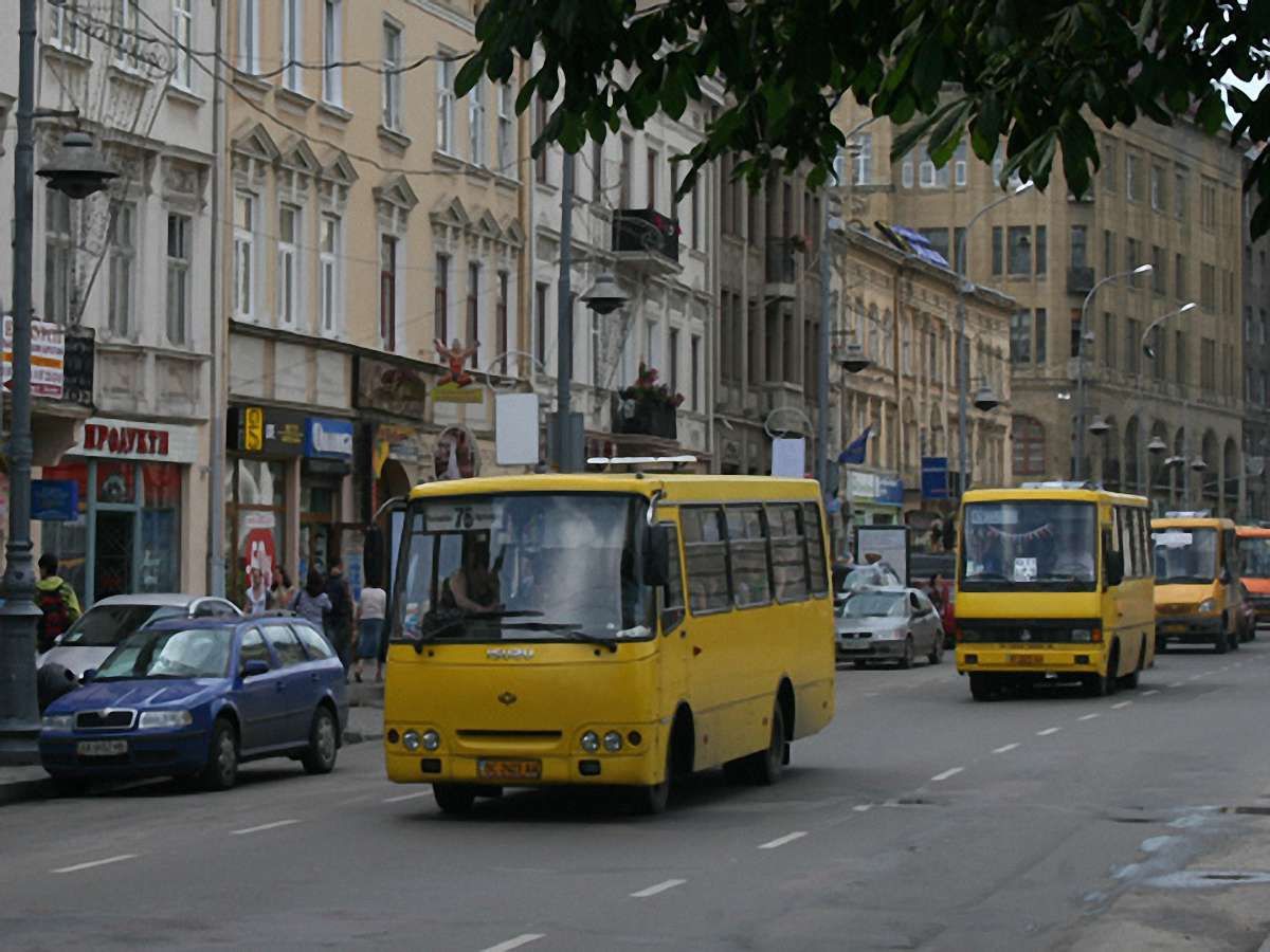Львівські перевізники хочуть отримати нові маршрути обманом