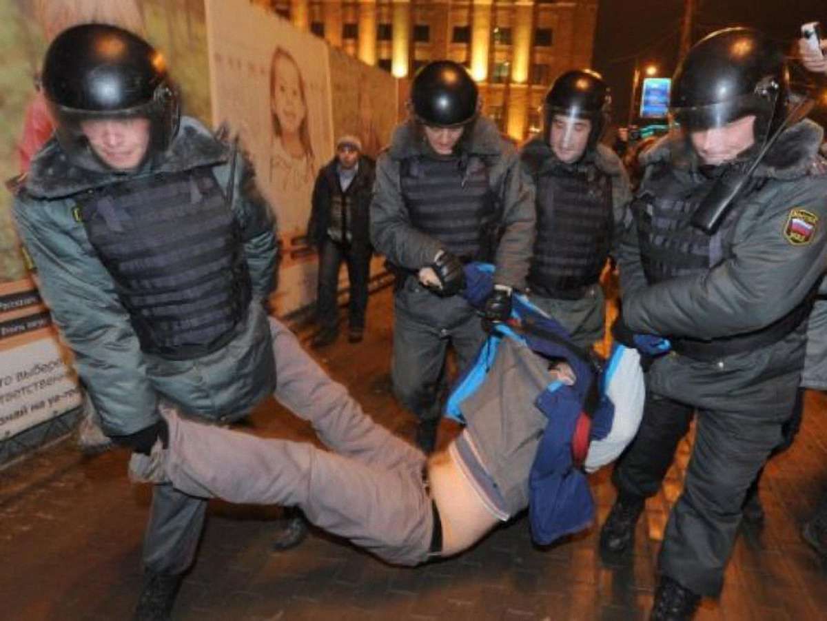 На мітингах в Росії затримували безпартійних студентів, – журналіст