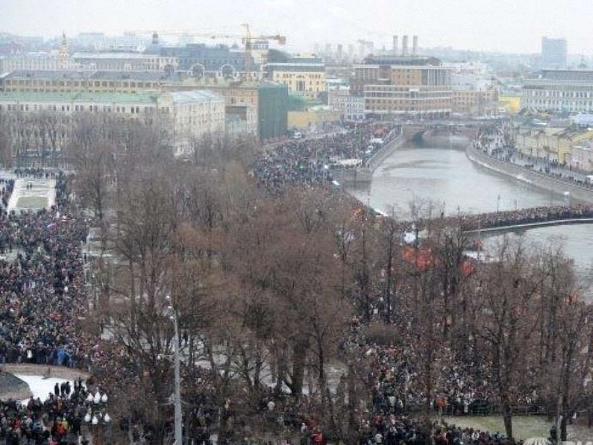 На мітингу в Москві зібралося понад 40 тис. осіб