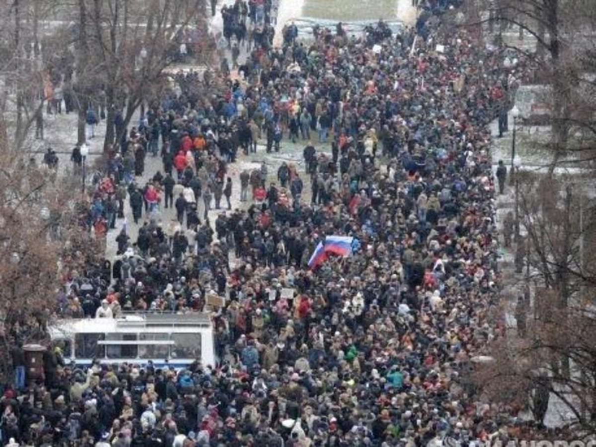У Росії закликали змінити владу вже 4 березня