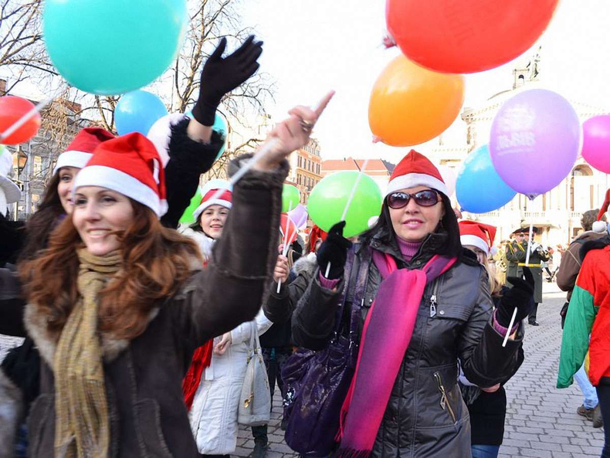 У Львові відбувся парад "помічників" Миколая