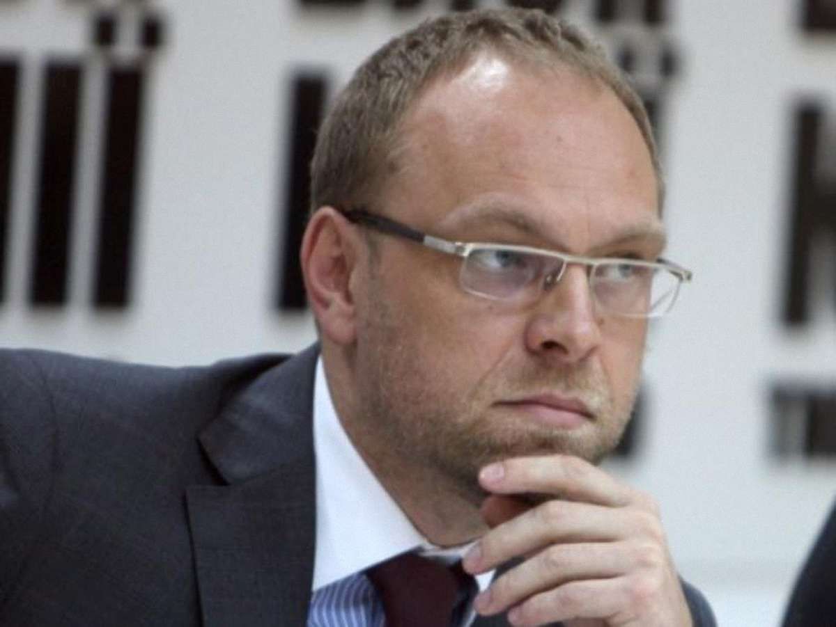 Власенко: Тимошенко не в силі прийти завтра на розгляд апеляції