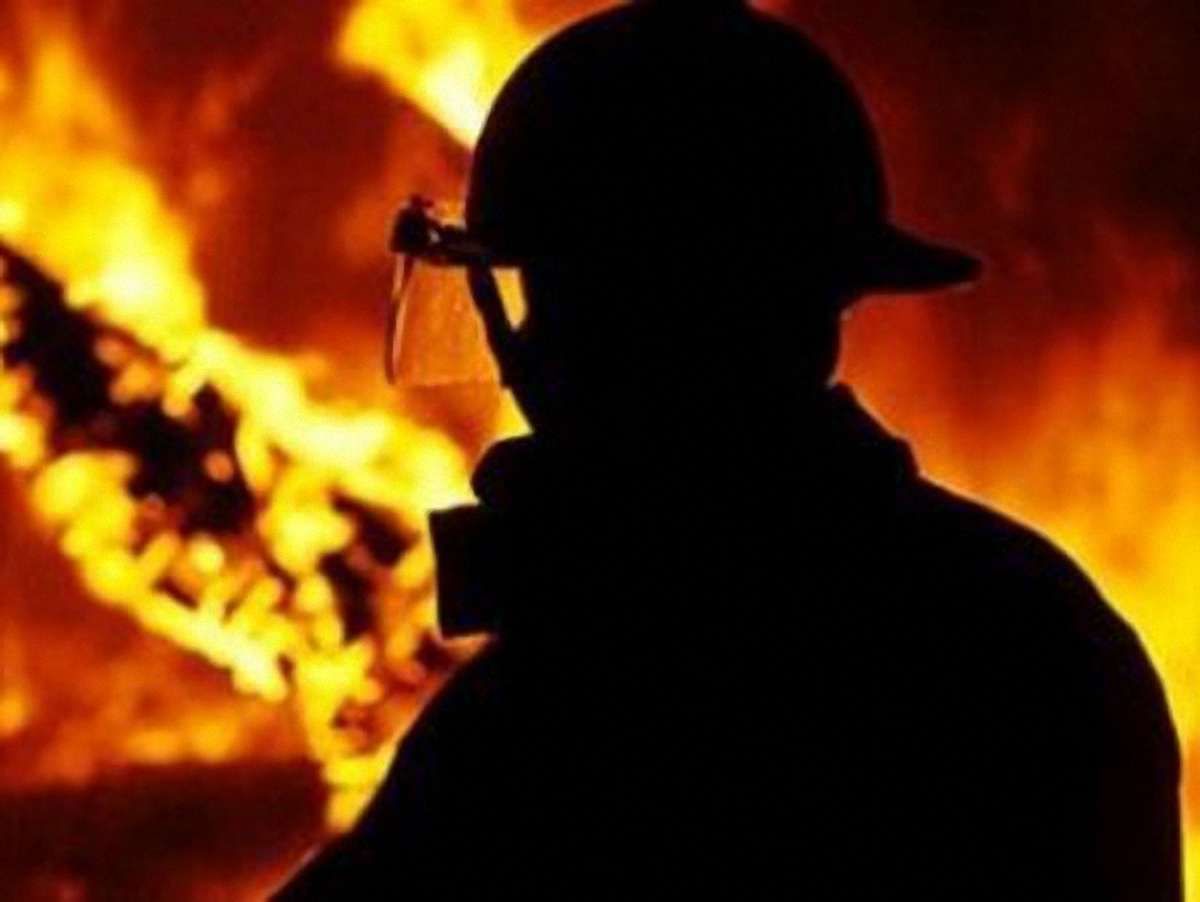 Під час пожежі на складі алкоголю врятували п’яного комірника