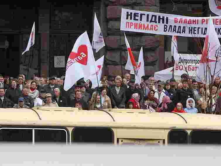 Ворота Апеляційного суду зламали прихильники Тимошенко