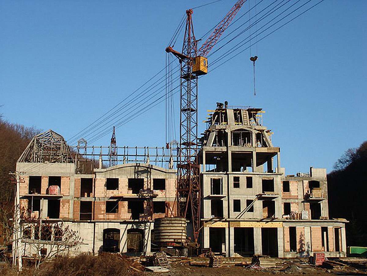 На Львівщині залишається 867 недобудів