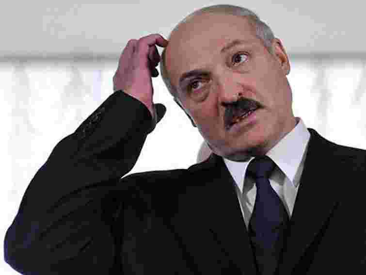 Кравчук: Лукашенку залишається легко і красиво віддатися Росії