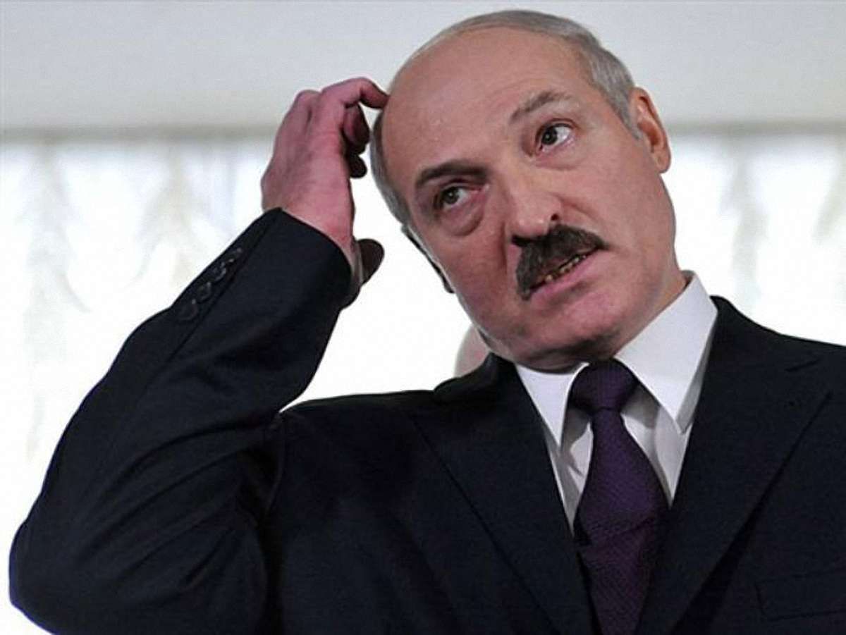 Кравчук: Лукашенку залишається легко і красиво віддатися Росії