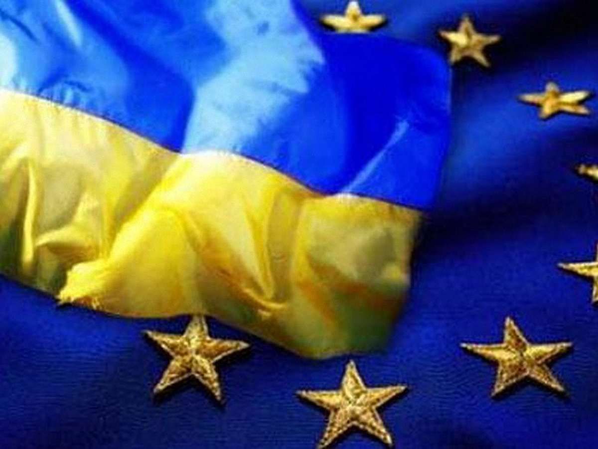 Лише 8% українців вірять зовнішній політиці Януковича