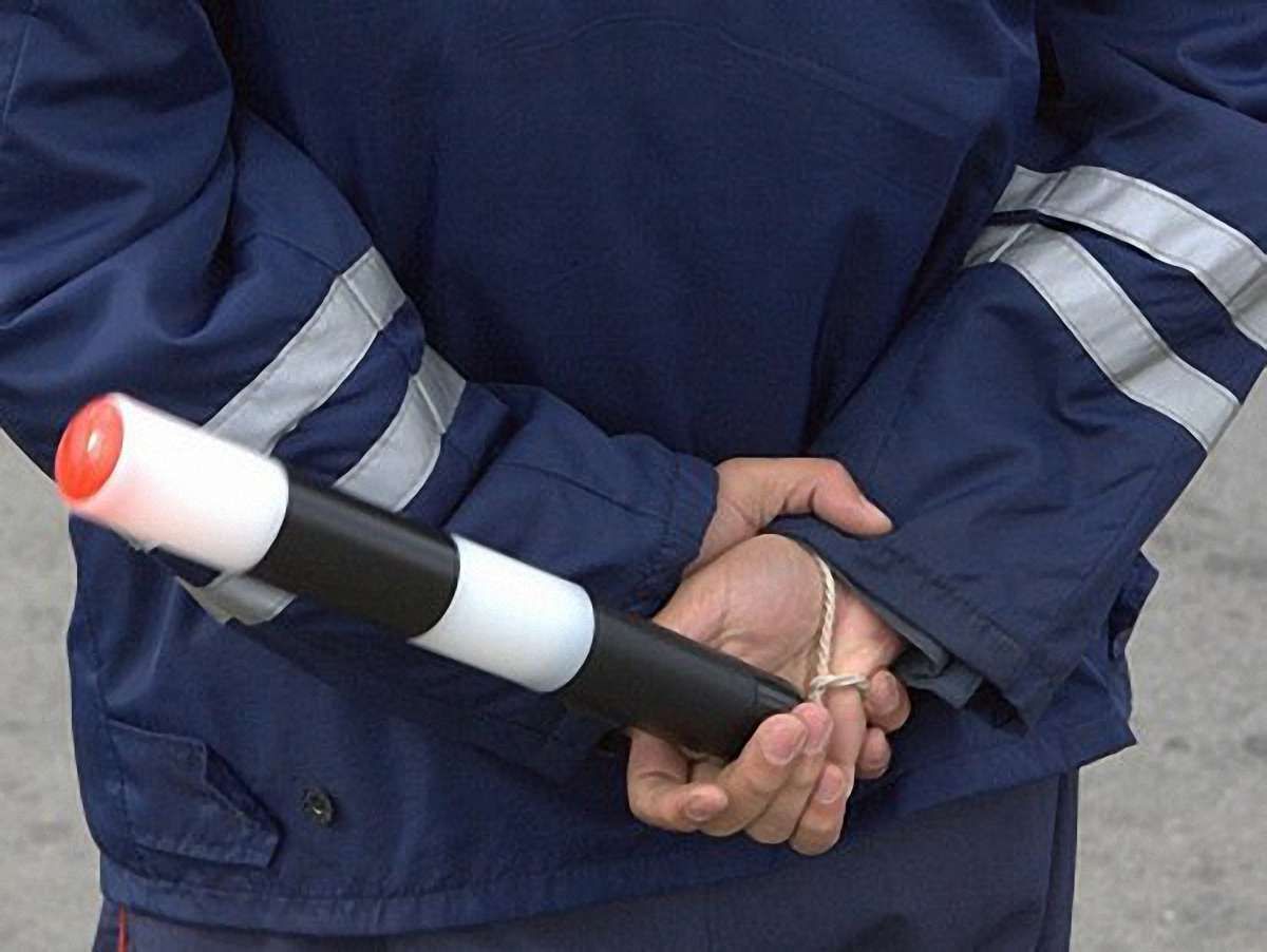 На Рівненщині даішник відбивався від водія сльозогінним газом