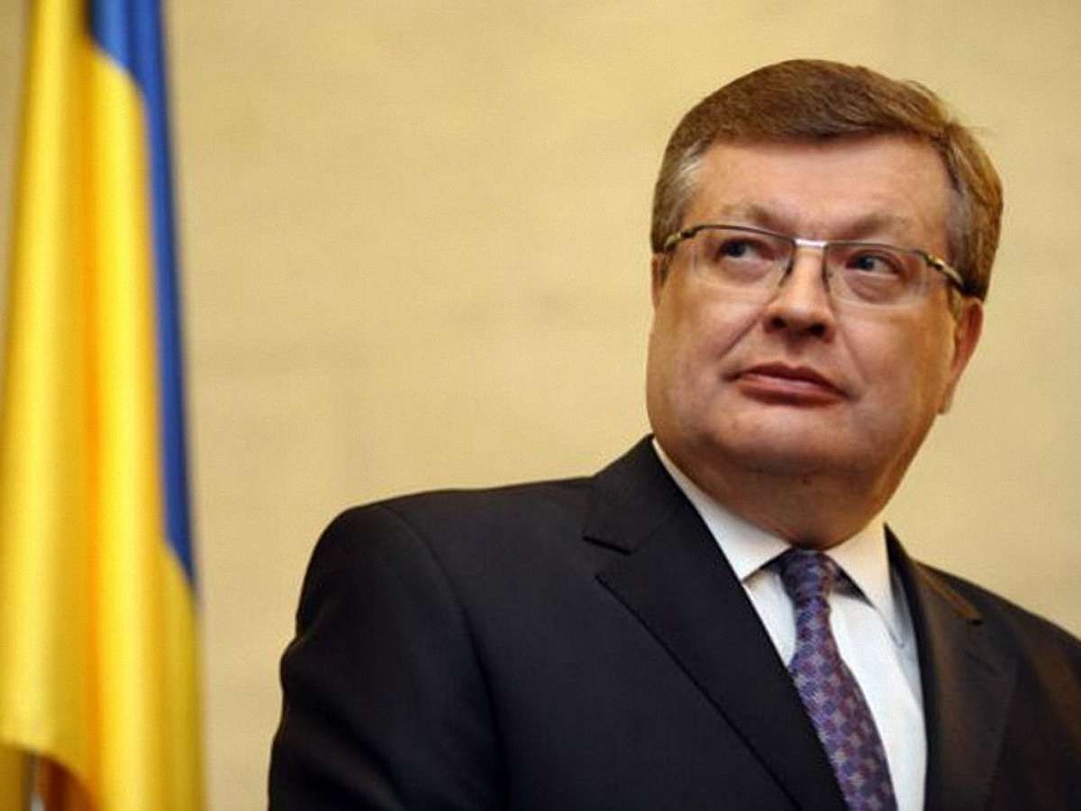 Глава МЗС визнав, що на Україну «тиснуть» зацікавлені сторони