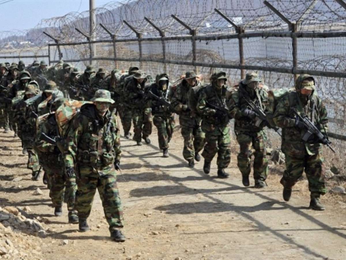 Після смерті Кім Чен Іра Південна Корея у бойовій готовності